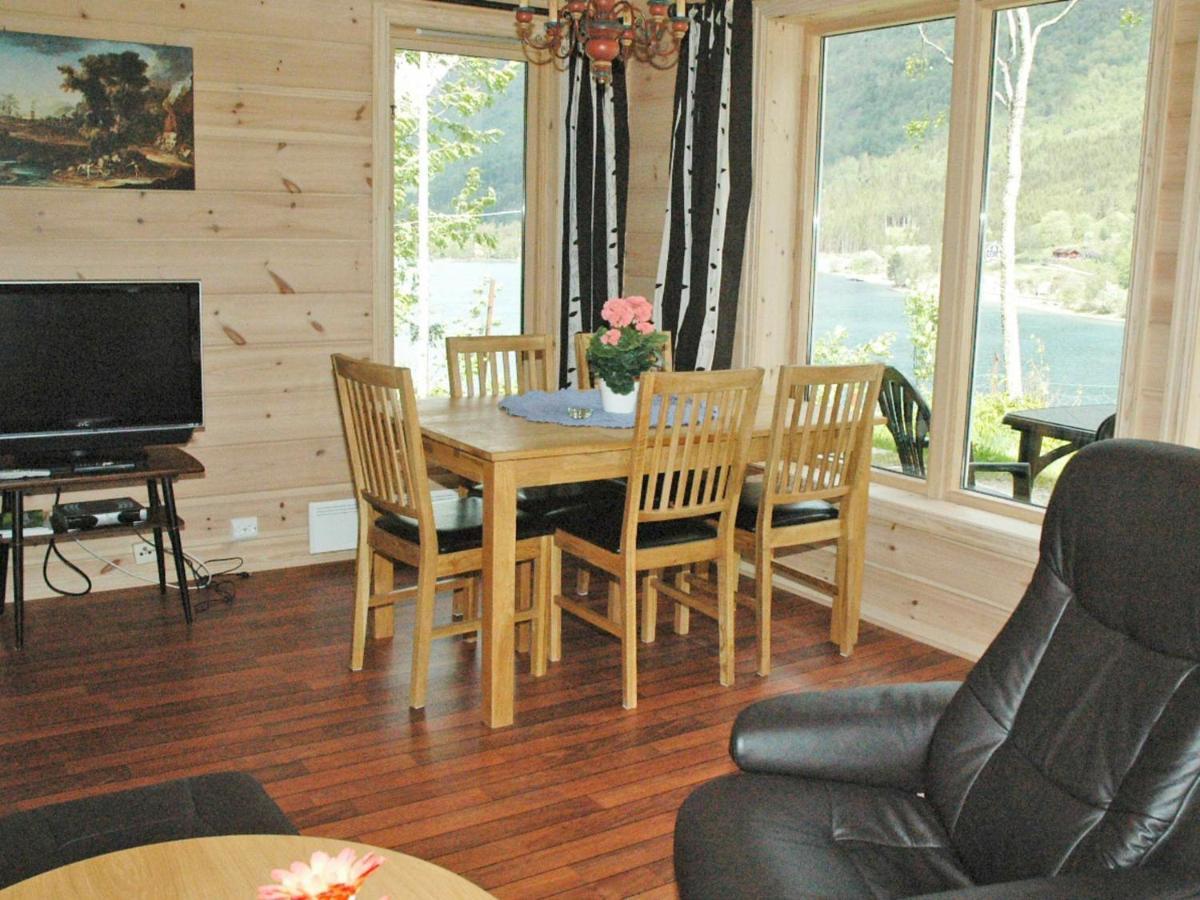 Two-Bedroom Holiday Home In Olden 3 Стая снимка